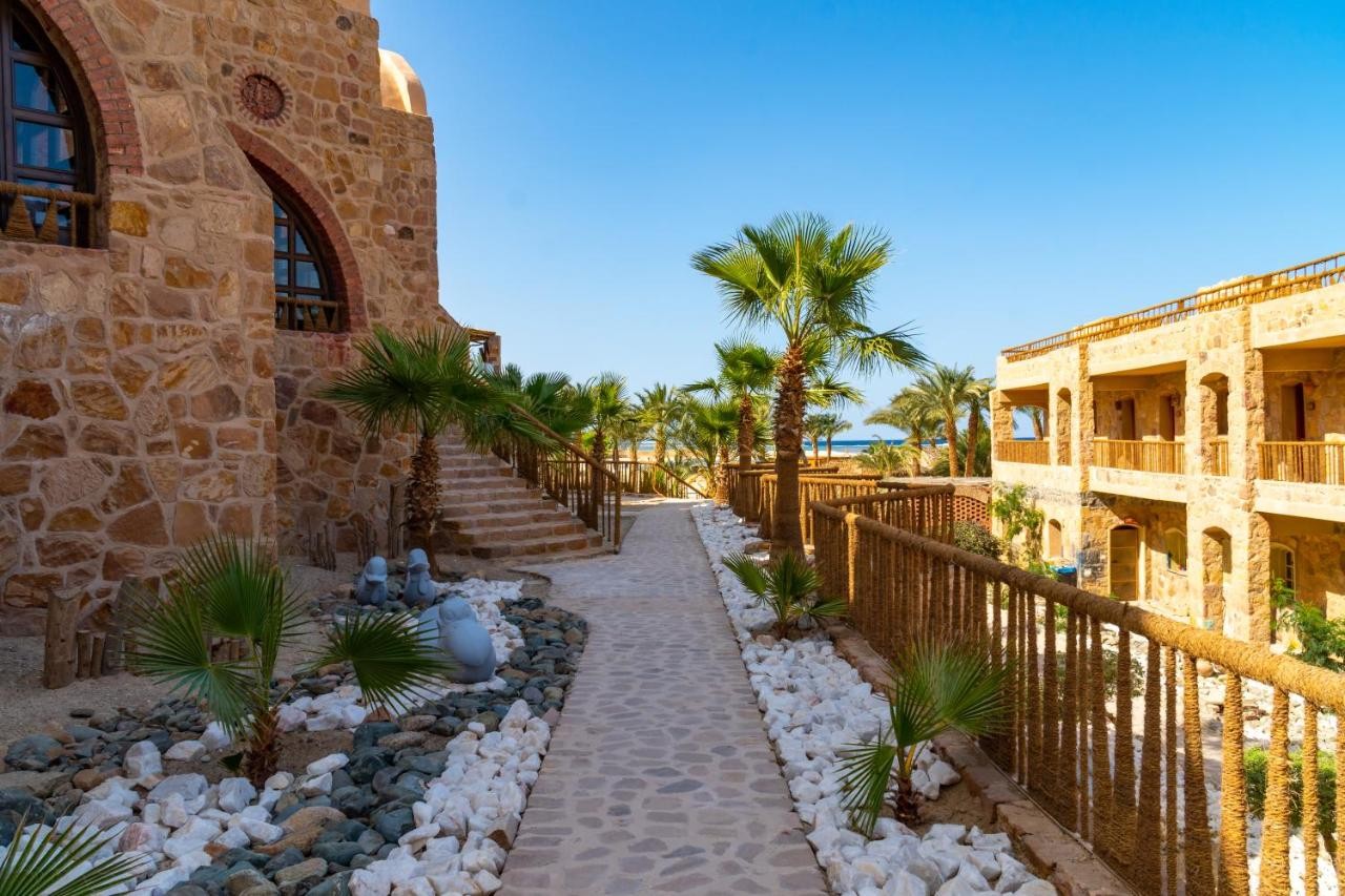 UTOPIA BEACH CLUB
