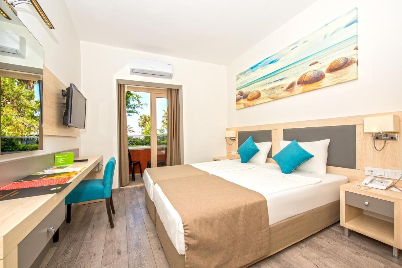 AQI HOTELS PEGASOS CLUB