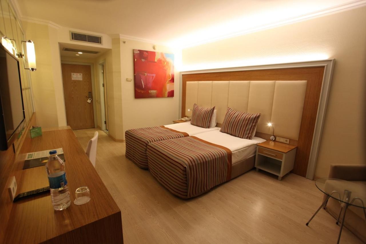 AQI HOTELS PEGASOS RESORT