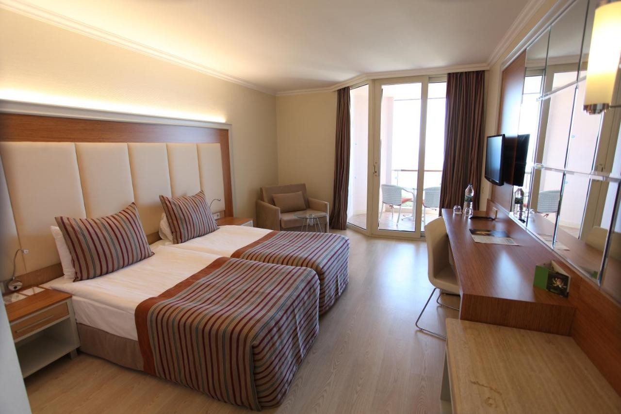 AQI HOTELS PEGASOS RESORT
