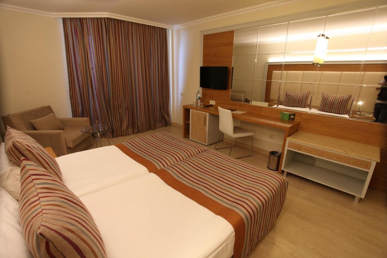 AQI HOTELS PEGASOS RESORT