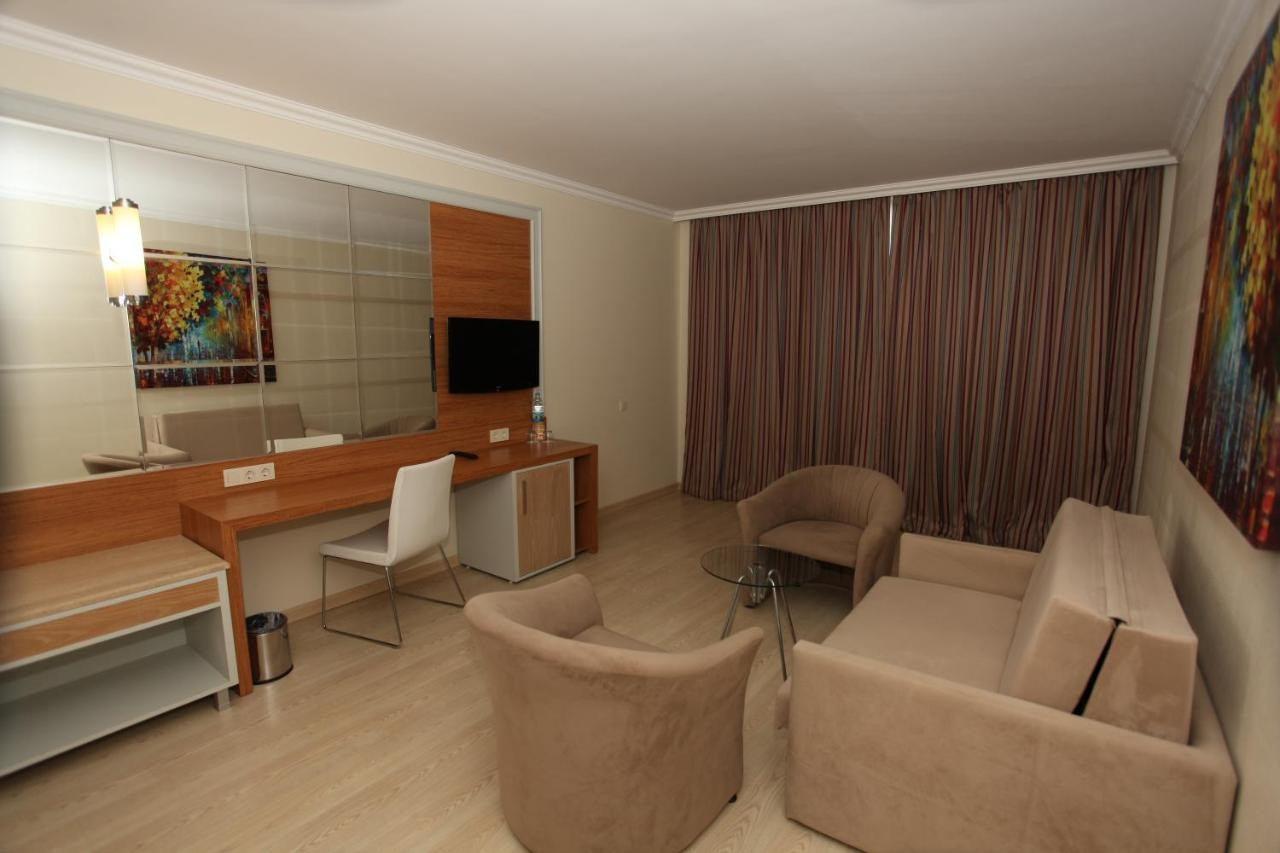 AQI HOTELS PEGASOS RESORT