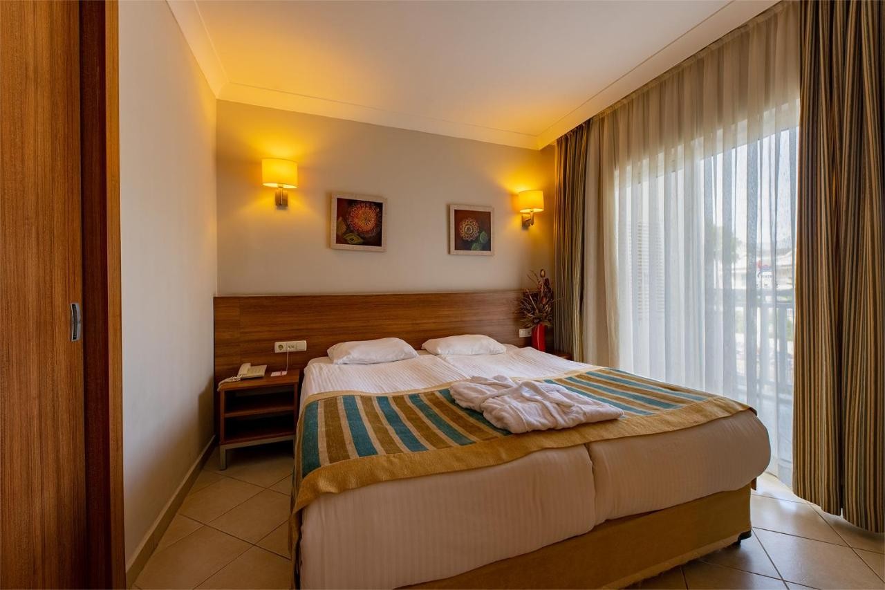 VIKING EXPRESS HOTEL (ex. Viking Suite Hotel)