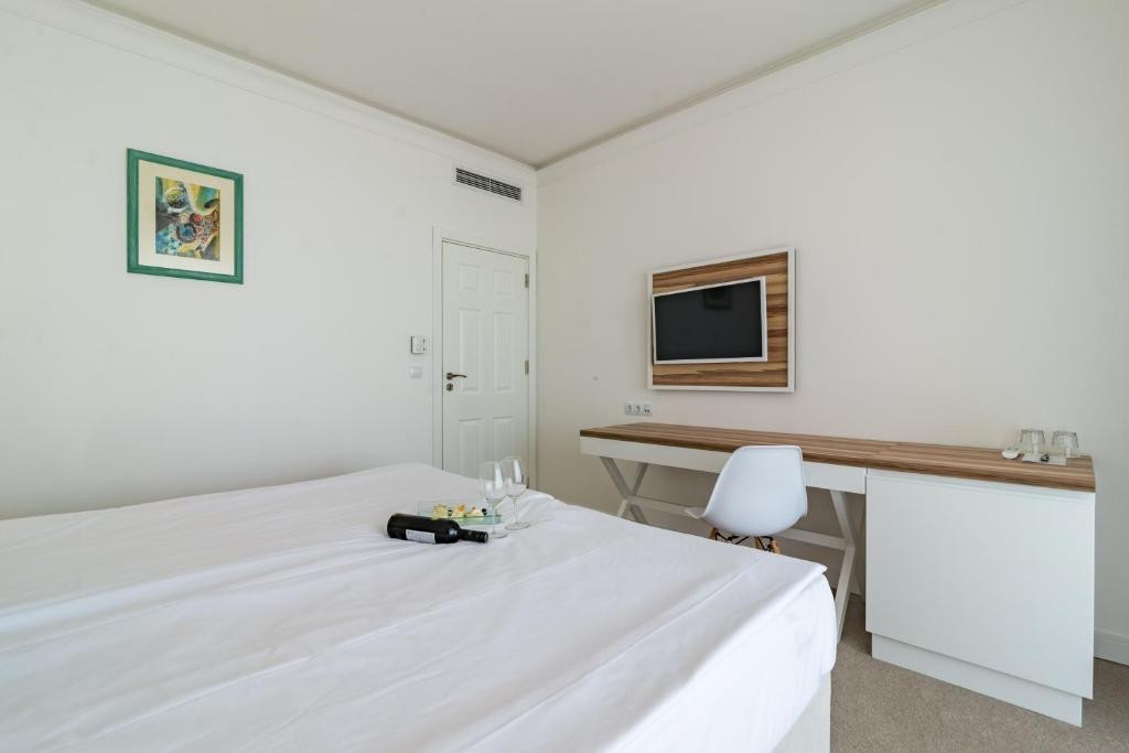 HVD NYMPHA HOTEL ADULTS ONLY 18+