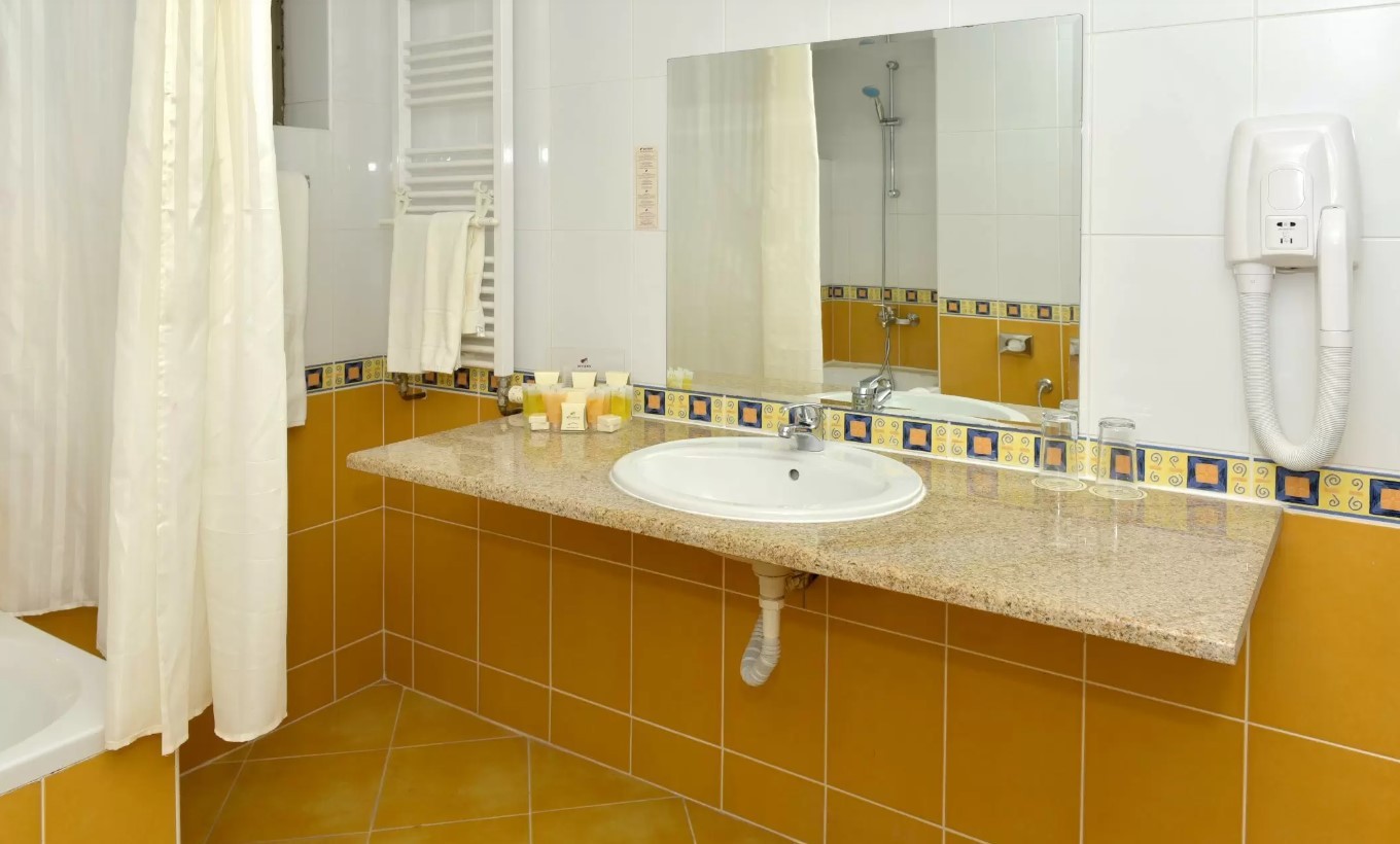 HVD LOTOS HOTEL