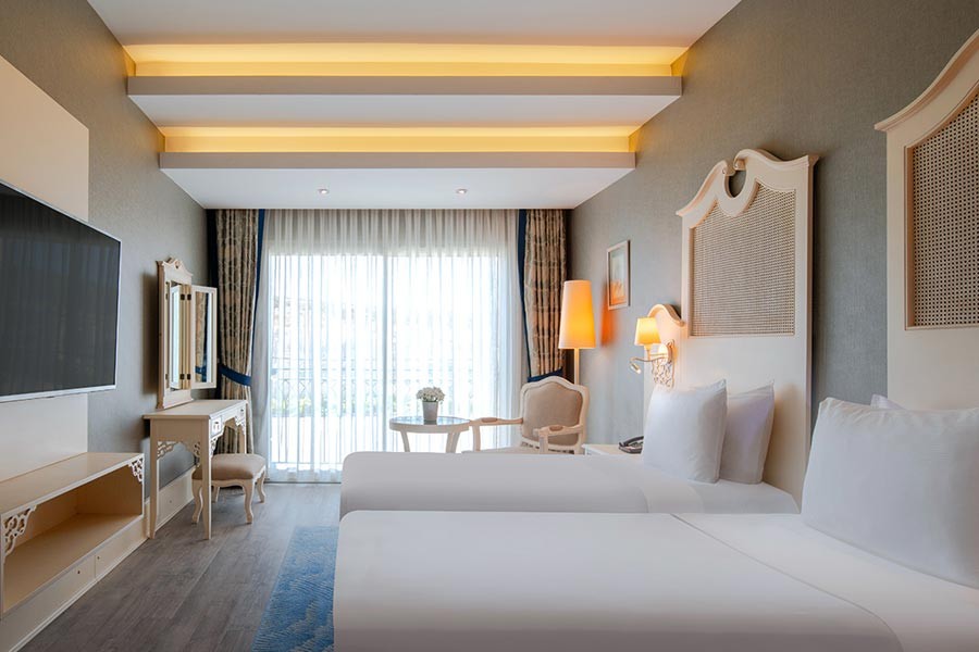 DOLCE HOTELS - RESORTS BY WYNDHAM