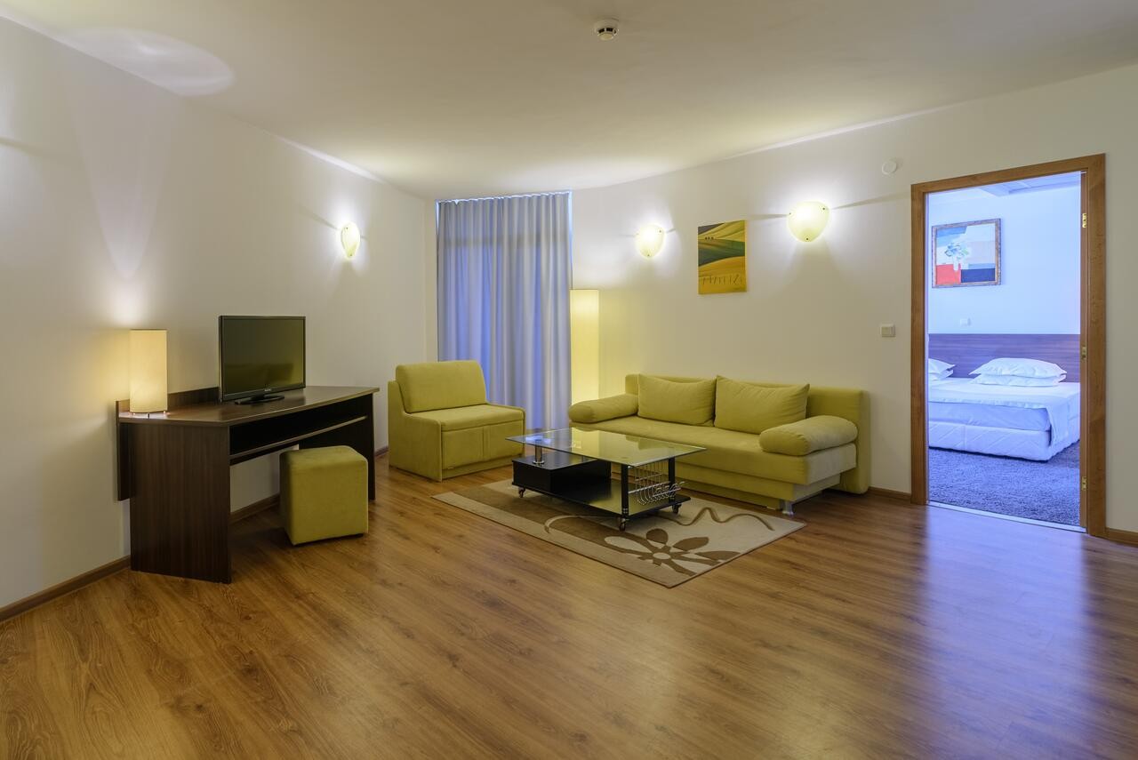 MADARA PARK HOTEL