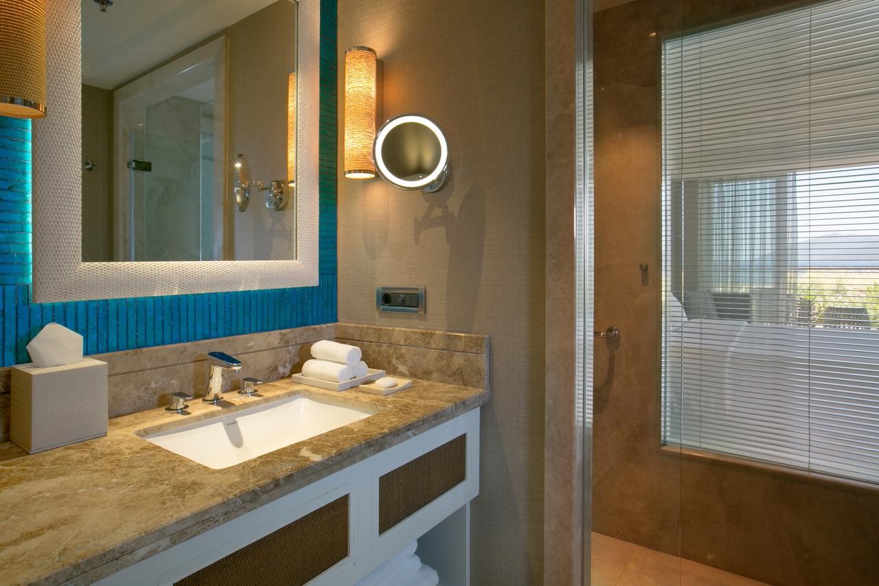 CARESSE A LUXURY COLLECTION RESORT-SPA