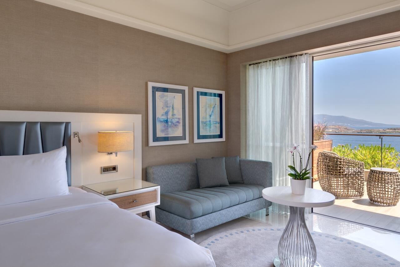 CARESSE A LUXURY COLLECTION RESORT-SPA