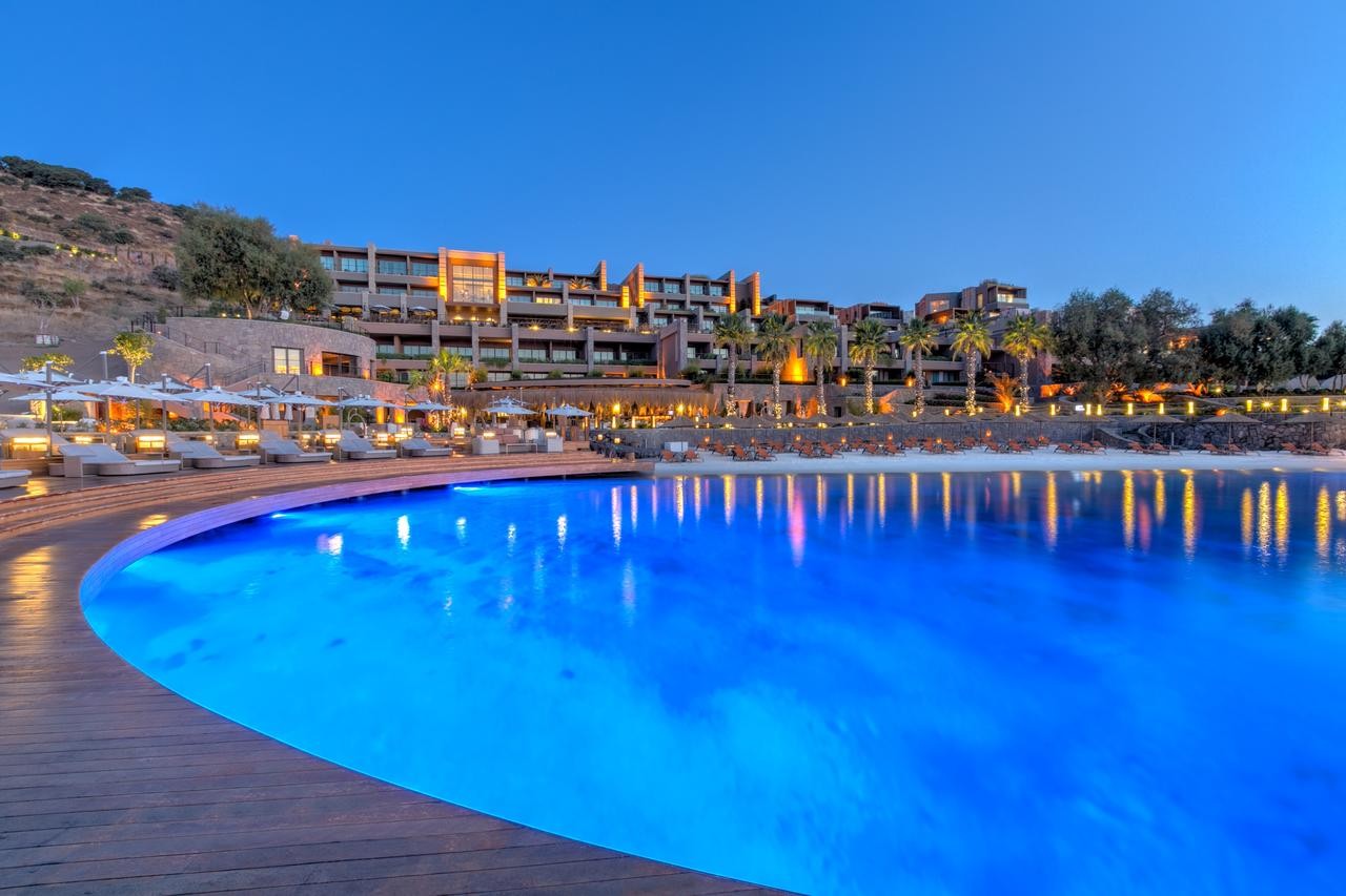 CARESSE A LUXURY COLLECTION RESORT-SPA