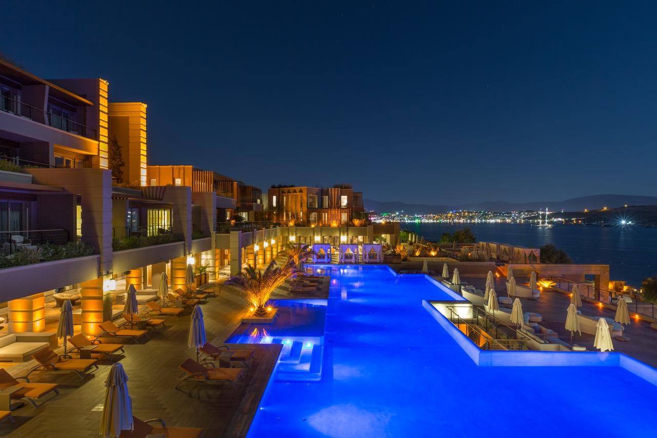 CARESSE A LUXURY COLLECTION RESORT-SPA