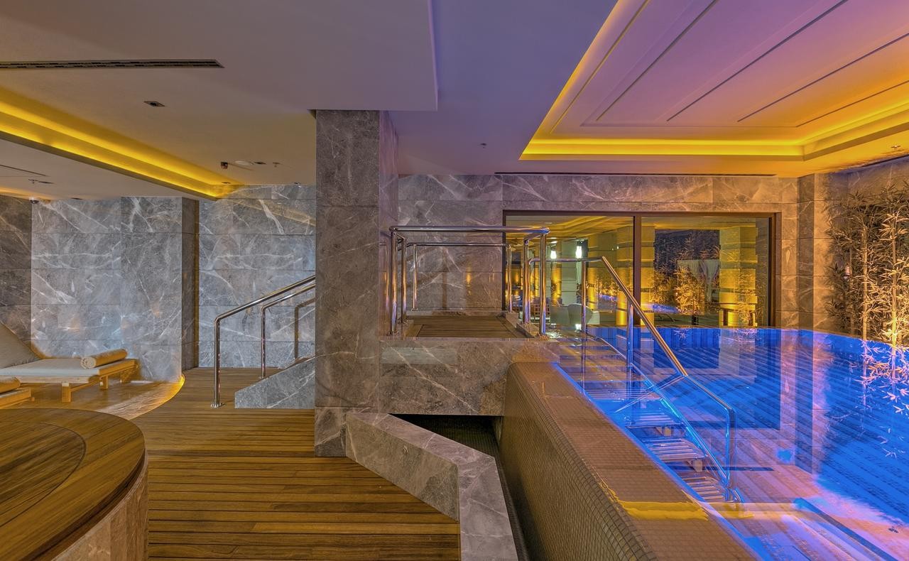 CARESSE A LUXURY COLLECTION RESORT-SPA