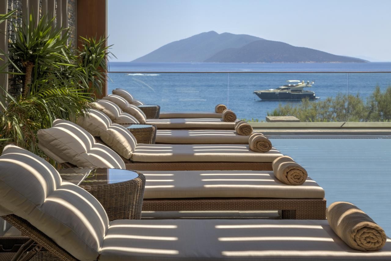 CARESSE A LUXURY COLLECTION RESORT-SPA