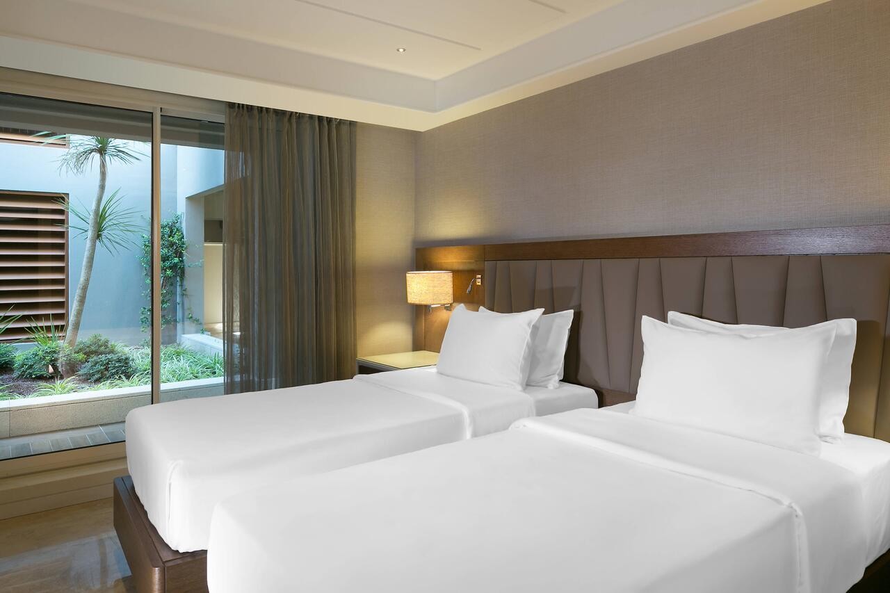 CARESSE A LUXURY COLLECTION RESORT-SPA