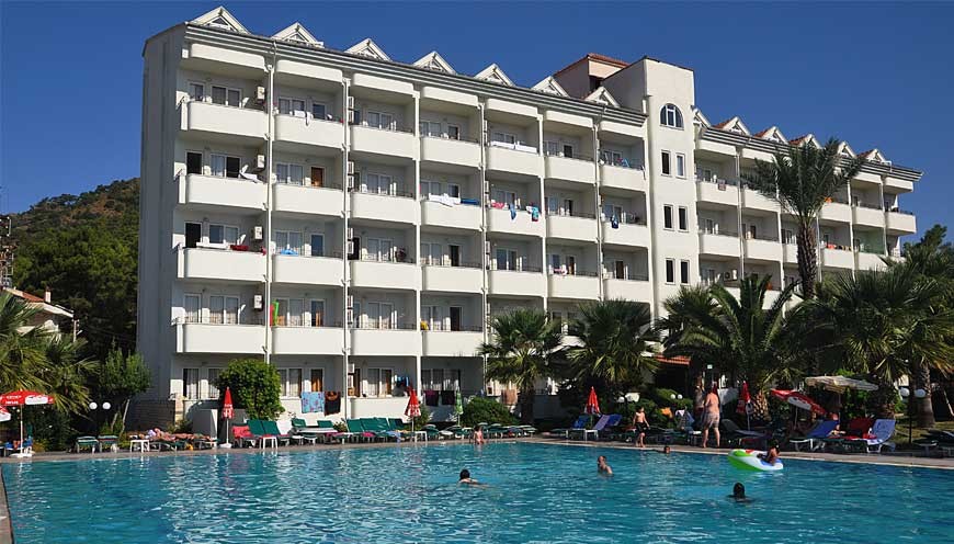 PINETA CLUB HOTEL