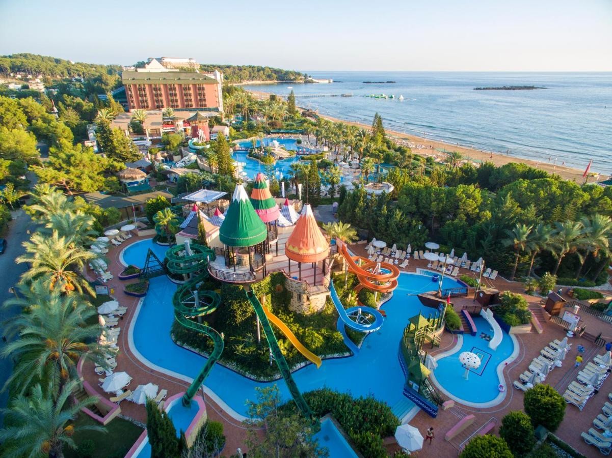 AQI HOTELS PEGASOS ROYAL