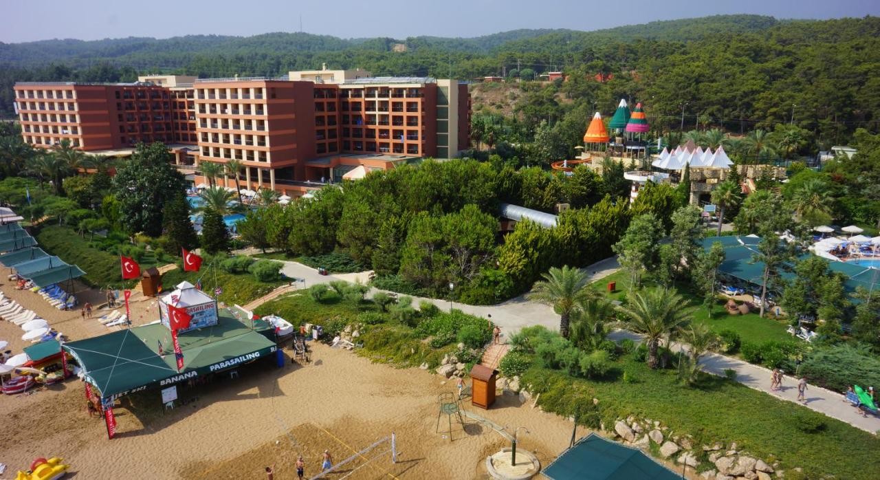 AQI HOTELS PEGASOS ROYAL