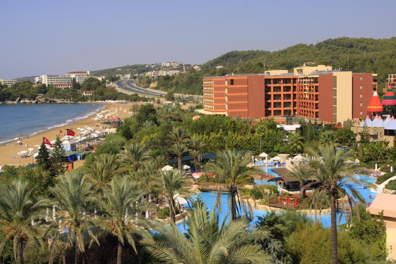 AQI HOTELS PEGASOS ROYAL