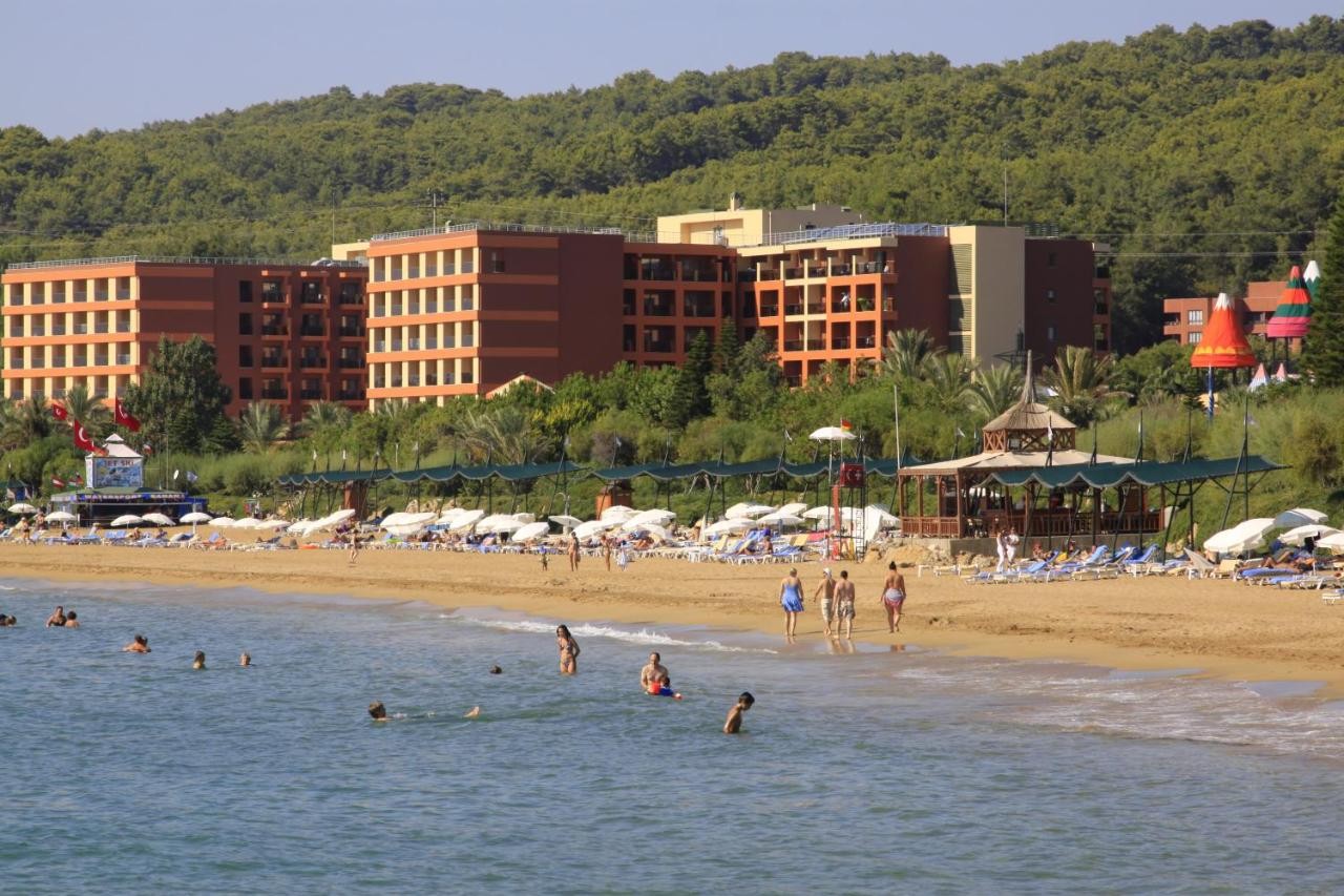 AQI HOTELS PEGASOS ROYAL