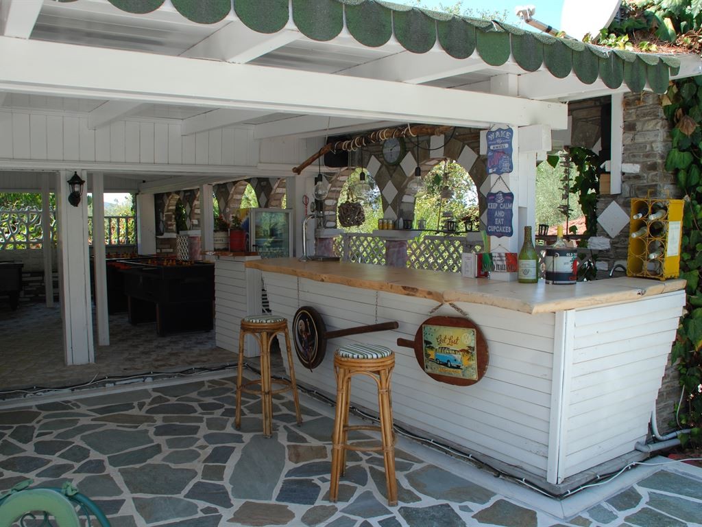 DIAPOROS HOTEL