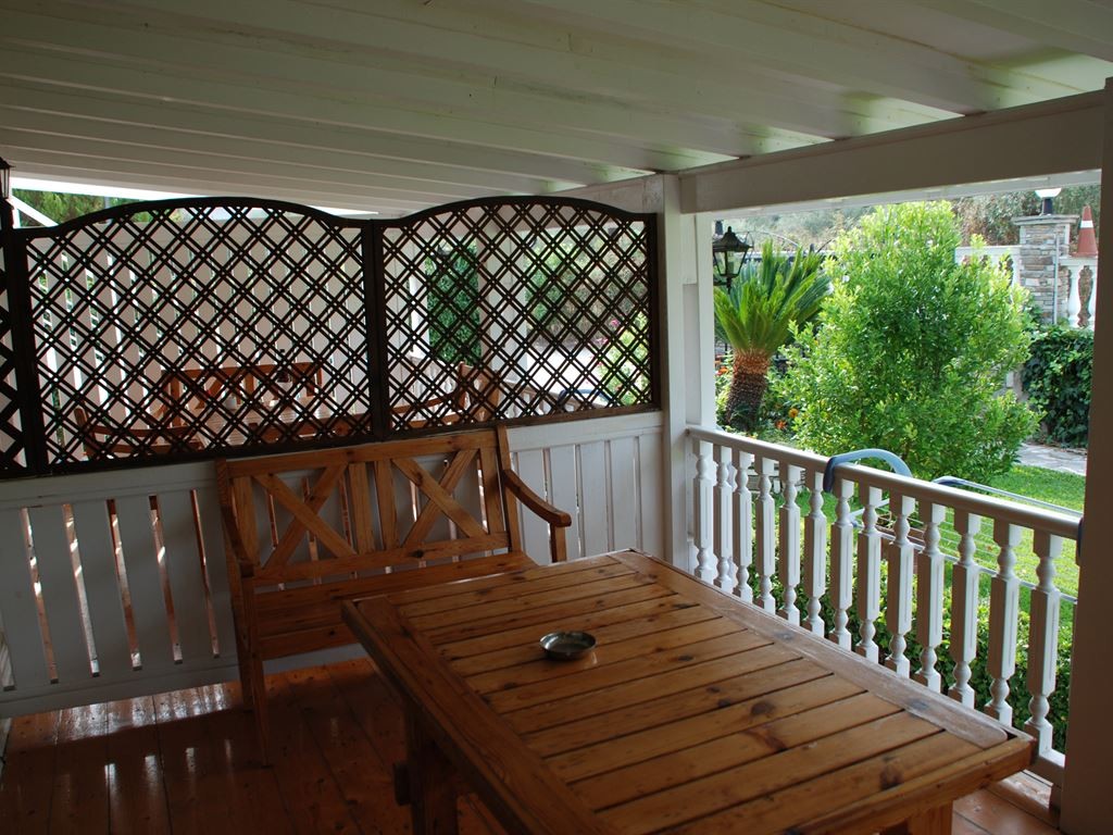 DIAPOROS HOTEL