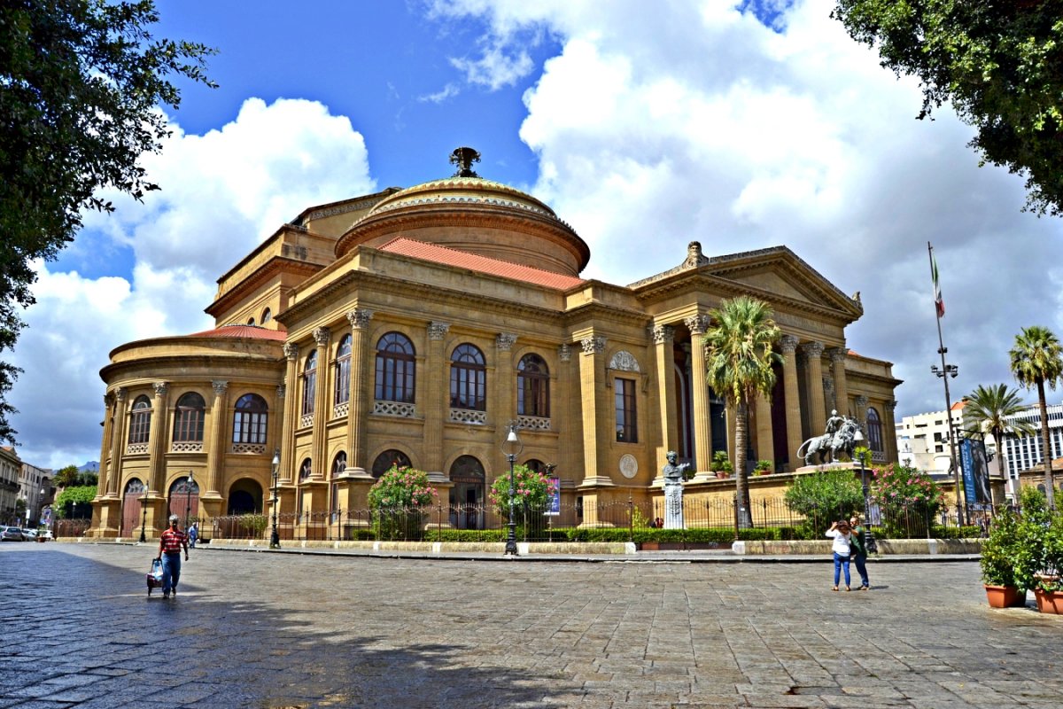Сицилия - Перлата на италианския Юг - самолетна програма на български език!