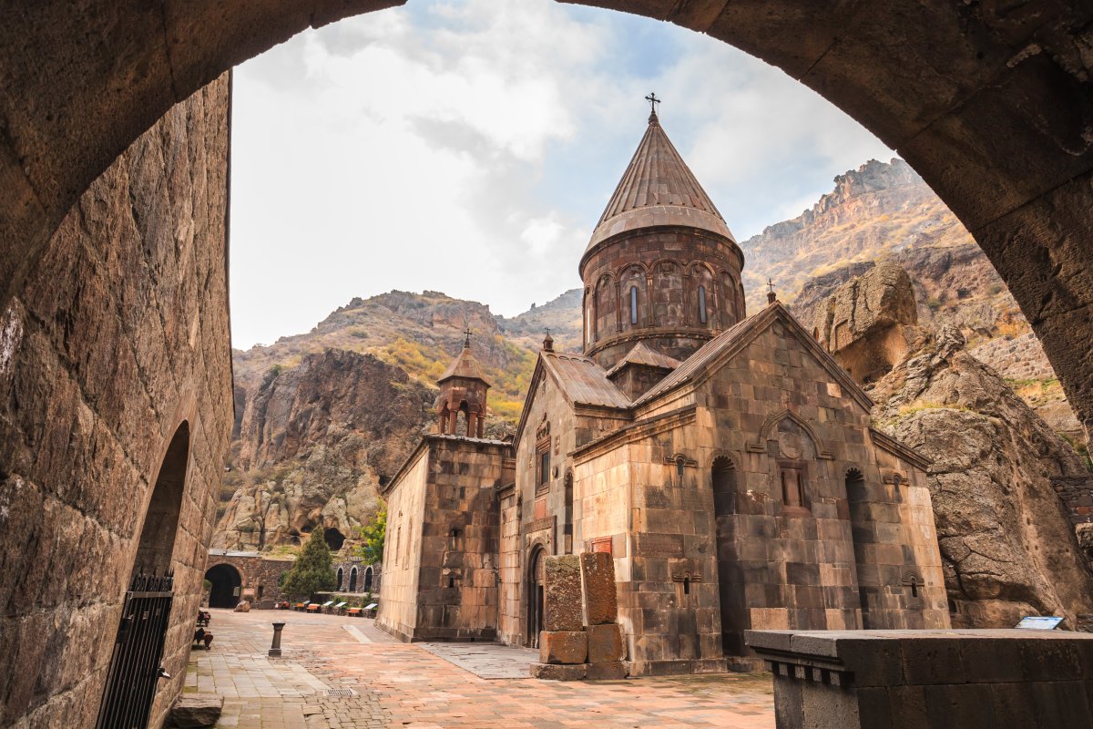 Екскурзия в АРМЕНИЯ - Ереван - природа, култура и древни традиции - със самолет, на български език!