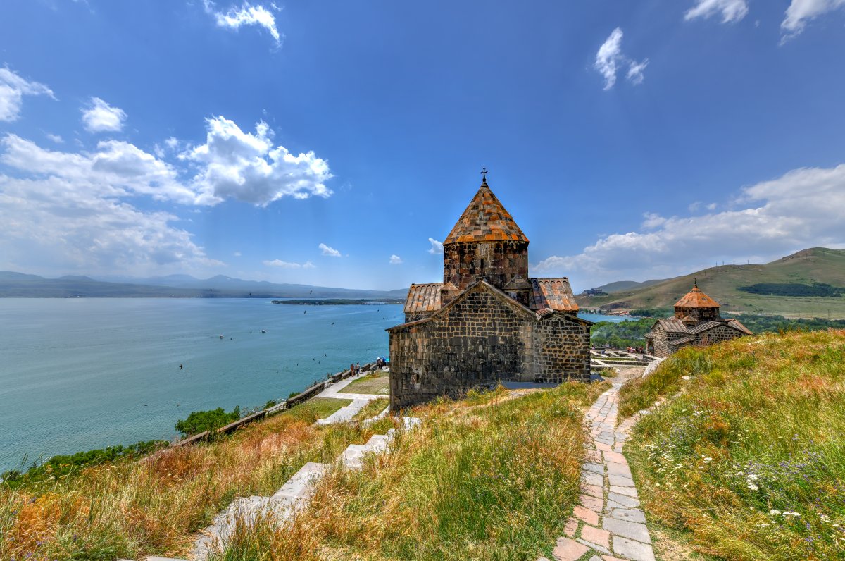 Екскурзия в АРМЕНИЯ - Ереван - природа, култура и древни традиции - със самолет, на български език!